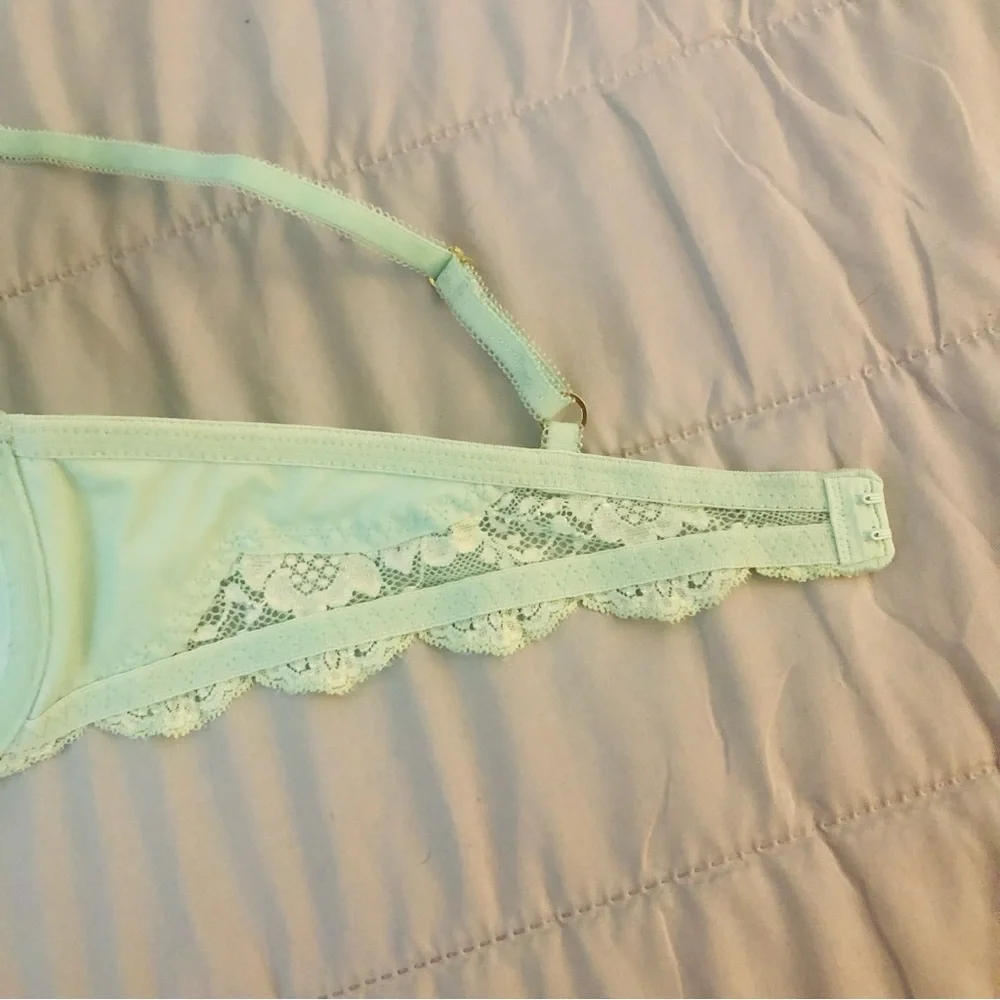 Victoria’s Secret | Pastel Green w/ Lace Bra - Picture 5 of 11